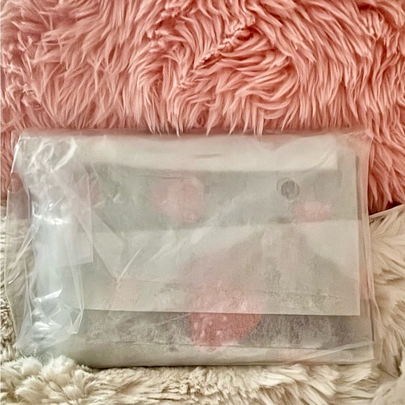 NEW Coach Coated Canvas Leather Black Strawberry Print Corner Zip Wristlet - Picture 15 of 16